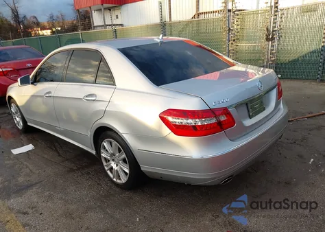 2013 Mercedes-Benz E 350 4Matic из США, поврежденный, VIN WDDHF8JB2DA703296